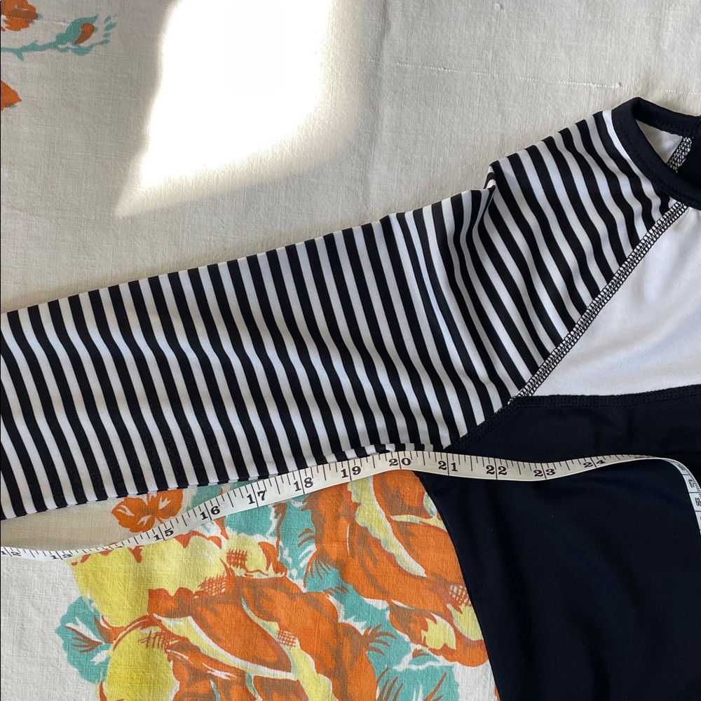 Striped Long Sleeve Colorblock Rashguard - Picture 7 of 7
